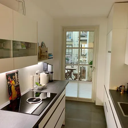 Altbauwohnung, Zentral Gelegen, Mit Balkon Mnichov